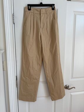 NWT Women’s Wide-Leg trouser pants in Khaki